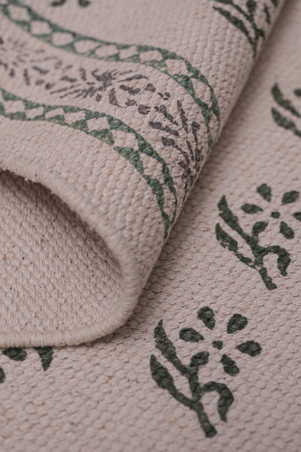 Verdant Dots Minimal Cotton Runner